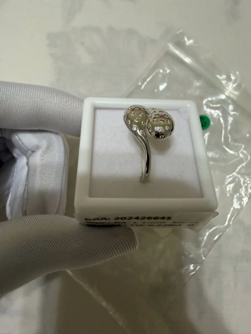 MOISSANITE 0.228CT RING